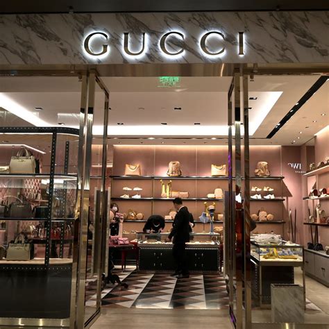 Gucci Struggles as Pandemic Keeps Tourists Home 